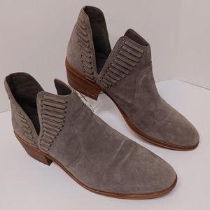 Women’s- size6- Vince Camuto - Pevista - Taupe Suede Leather Ankle Boots